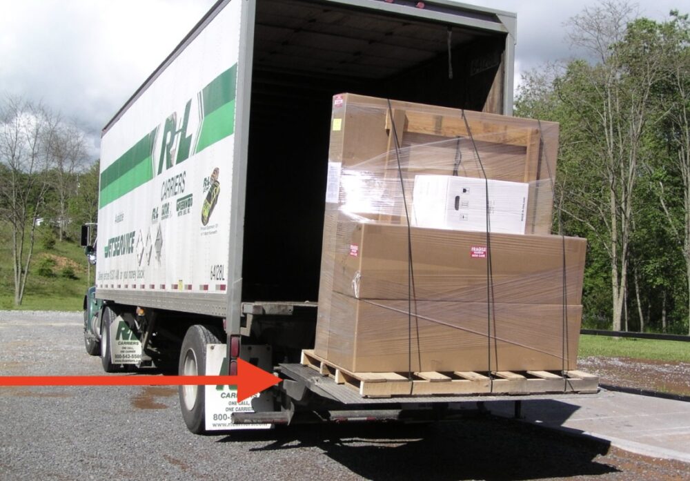 PARTITIONS FREIGHT FEE LIFTGATE DELIVERY Toilet Partitions